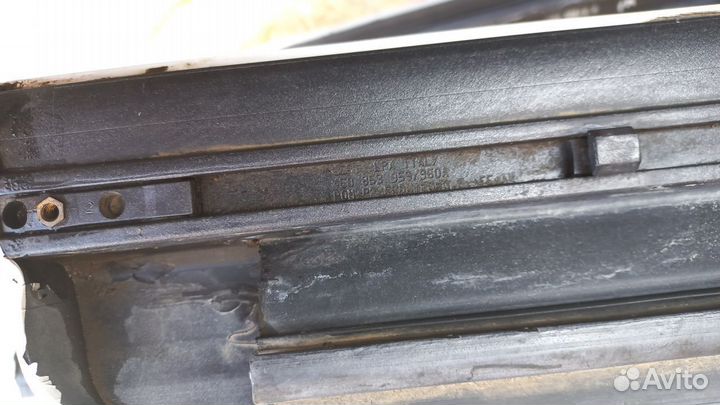 Молдинг двери нижний Audi a8 d3