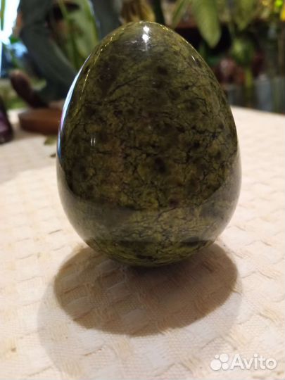 Яйцо из камня