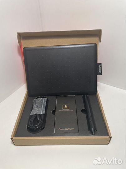 Графический планшет Wacom one small
