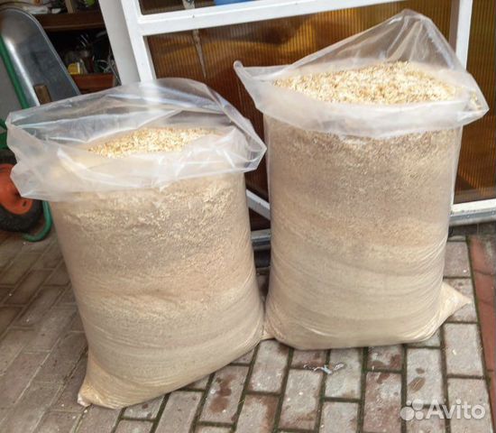 Опилки в мешках