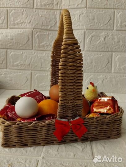 Корзина плетеная из бумажной лозы