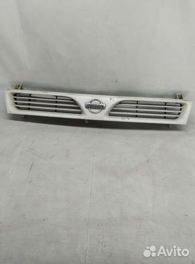 Решетка радиатора nissan sunny n14