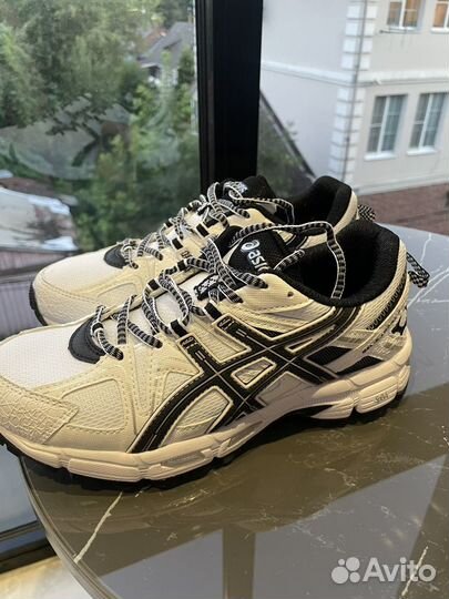 Кроссовки asics