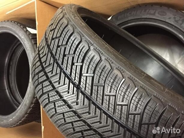 Michelin Pilot Alpin PA4 265/40 R19 и 295/35 R19 104V