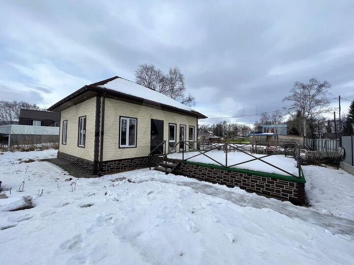 Дом 56 м² на участке 6 сот.