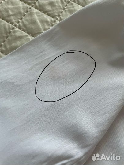 Белая мужская рубашка