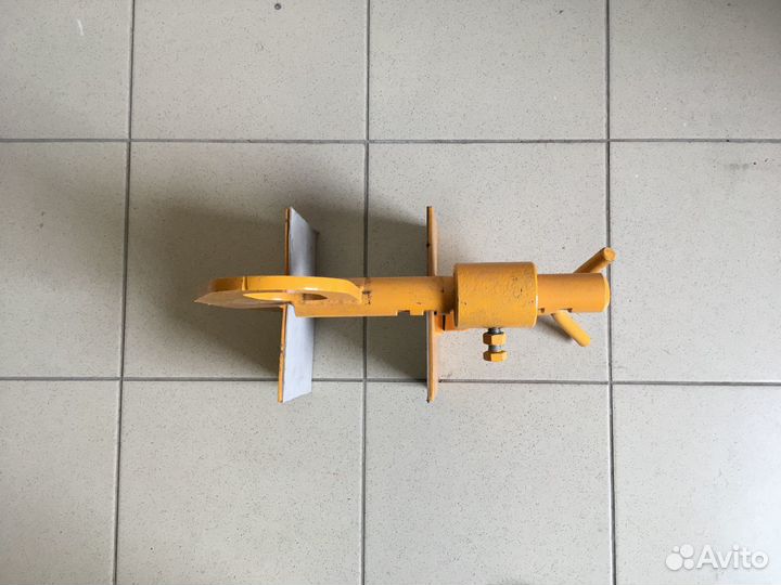 Захват для сендвич панелей