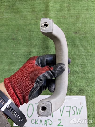 Ручка салона Mitsubishi Pajero 3 2003 год