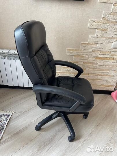 Офисное кресло руководителя бу кожаное