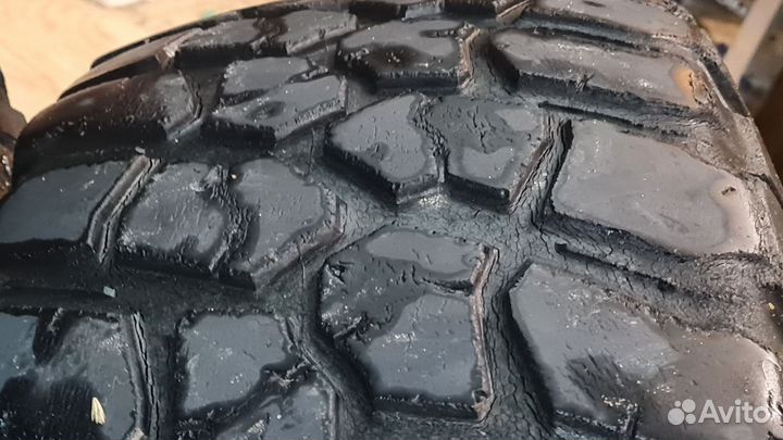 Bfgoodrich Mud-Terrain T/A KM2 285/75 R16