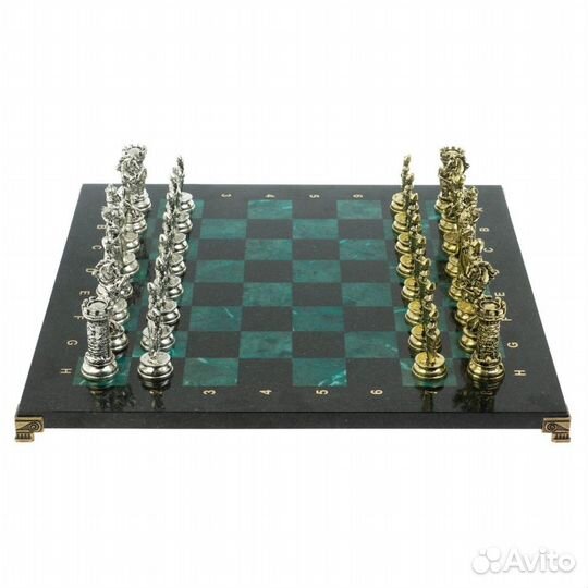 Шахматы «Средневековые рыцари» из змеевика