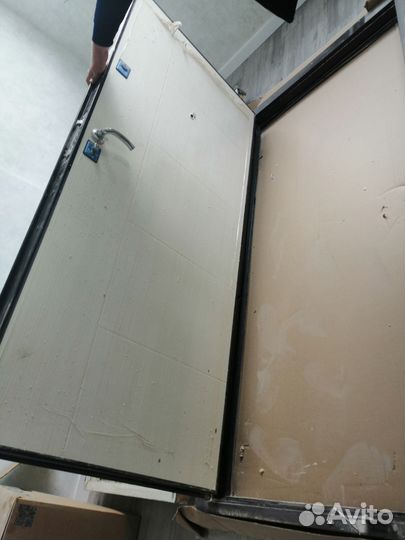 Дверь входная металлическая