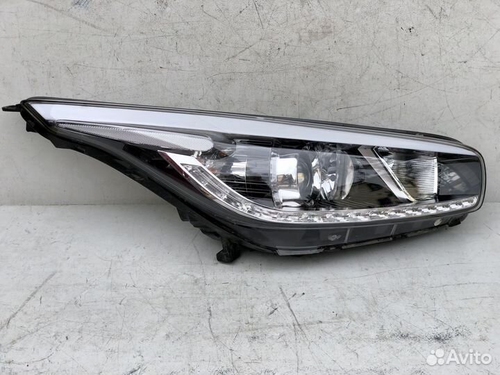 Правая фара с ходовым огнем пов. свет Киа Сид JD 2