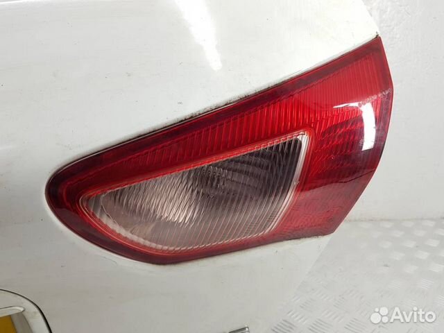 Фонарь крышки багажника правый Mitsubishi Lancer