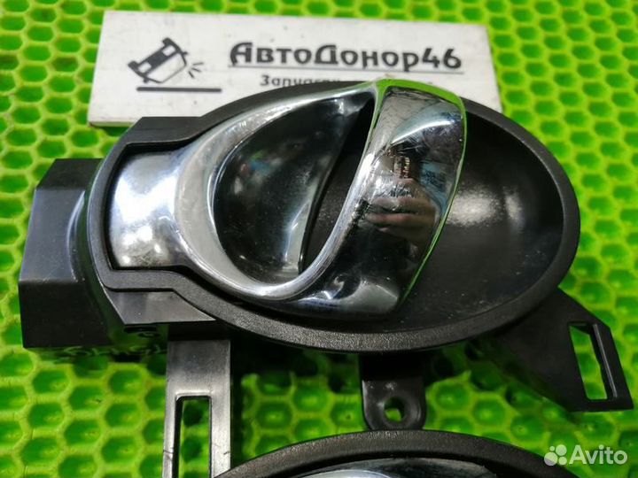 Ручка двери салонная левая Nissan Juke F15