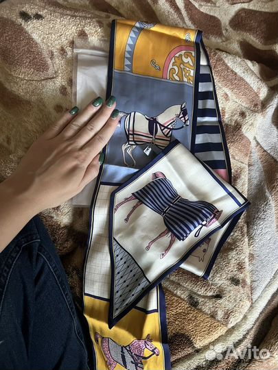 Шарф, лента с конями