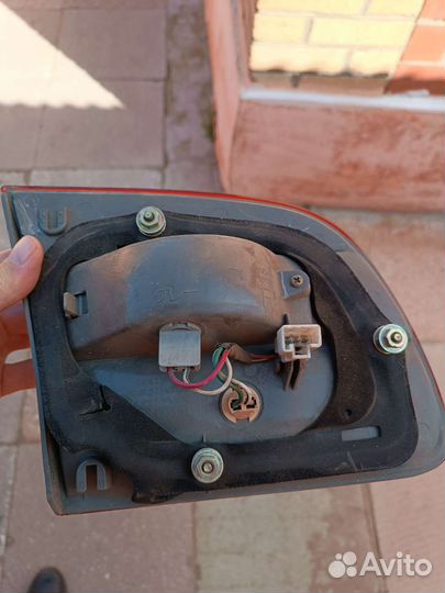 Стоп крышки багажника Тойота corolla