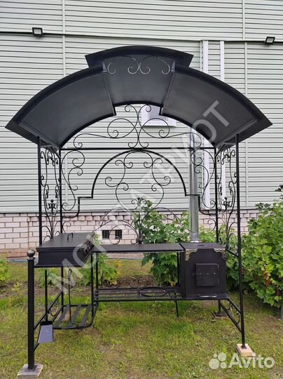 Мангал с крышей