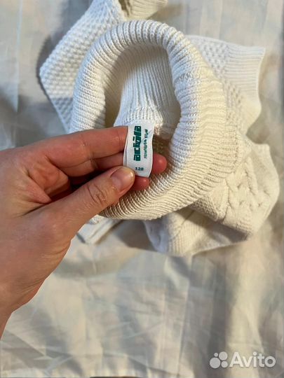 Свитер на девочку Acoola белый 128