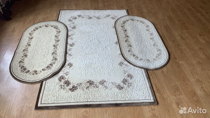 Спальные коврики,дорожка и ковер