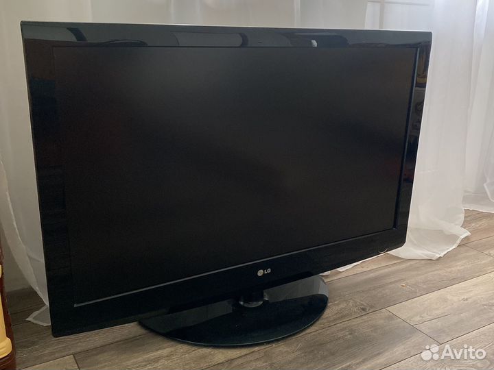 Телевизор ЖК бу 42 дюйма