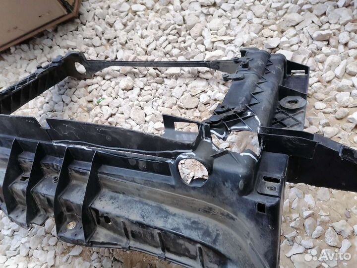 Панель передняя телевизор Ford Fiesta mk5