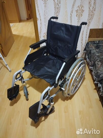 Кресло коляска для инвалидов