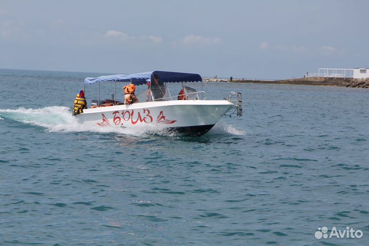 Морские прогулки на катерах и яхтах