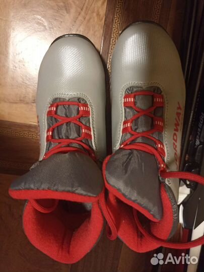 Лыжи беговые детские 150см с ботинками р-р 35