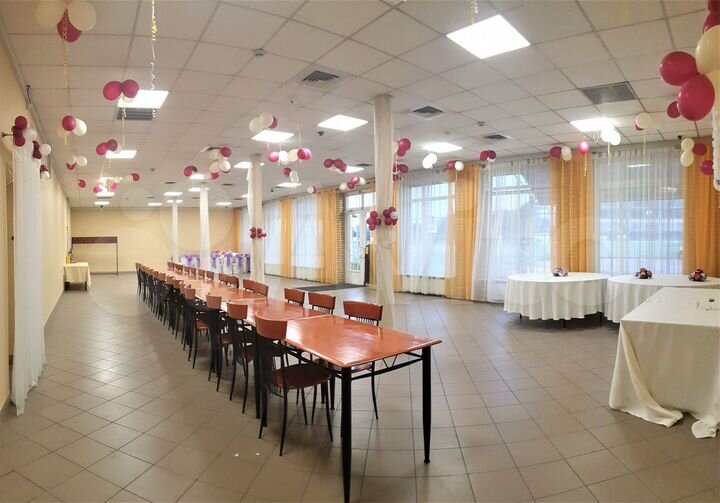 Торговая площадь, 710 м²