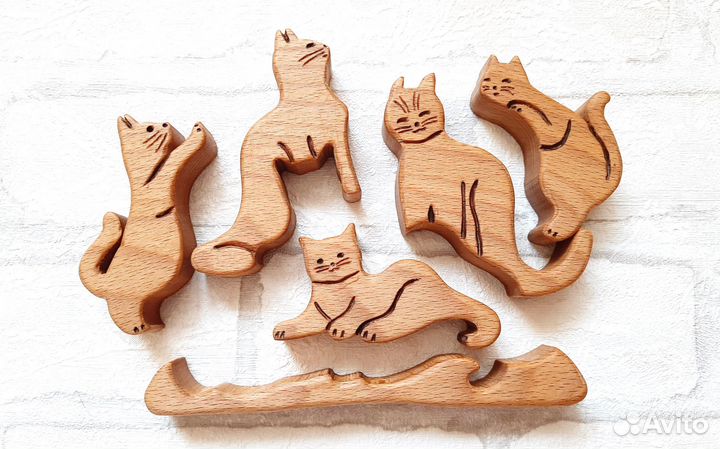 Статуэтка: Семья-кот, кошка и котята