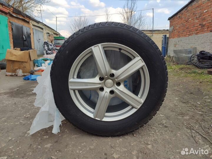Nokian Tyres Hakkapeliitta R SUV 255/55 R18
