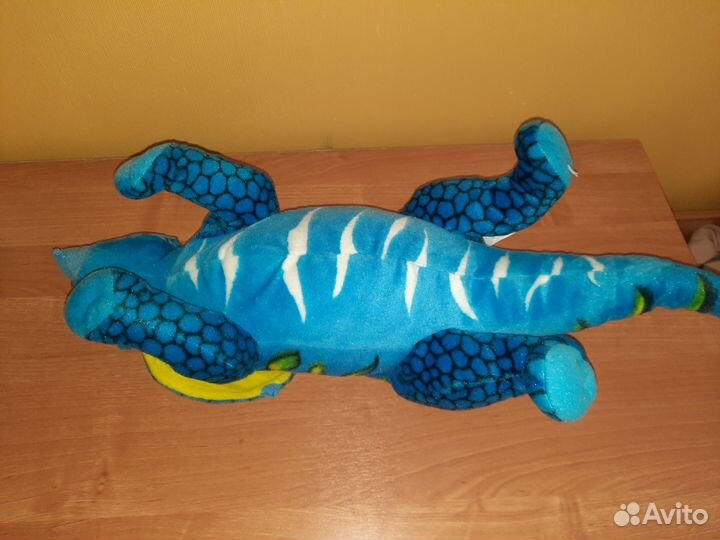 Большой динозавр