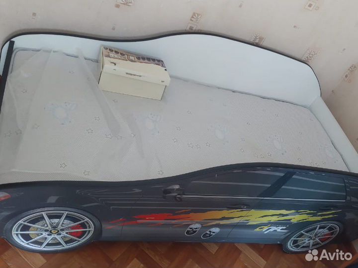 Кровать машина