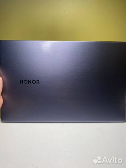 Ноутбук Honor magicbook 15 (i5-10210u/8/256)