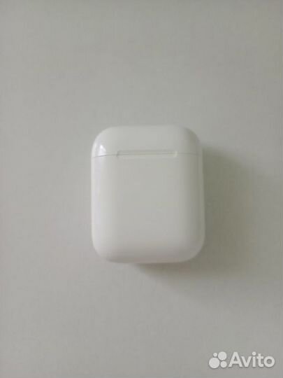 Зарядный кейс для беспроводных наушников AirPods