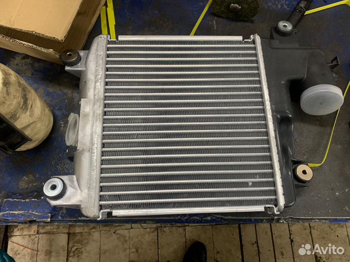 Интеркулер новый Toyota Fortuner, Hilux 05