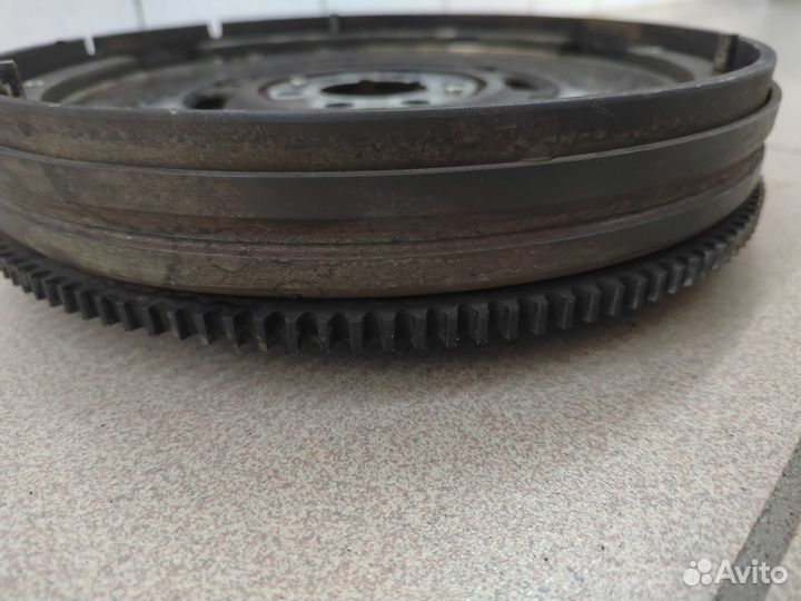 Маховик демпферный Audi A4 A6, VW Passat B5