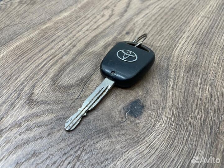Смарт ключ Toyota Camry ACV40