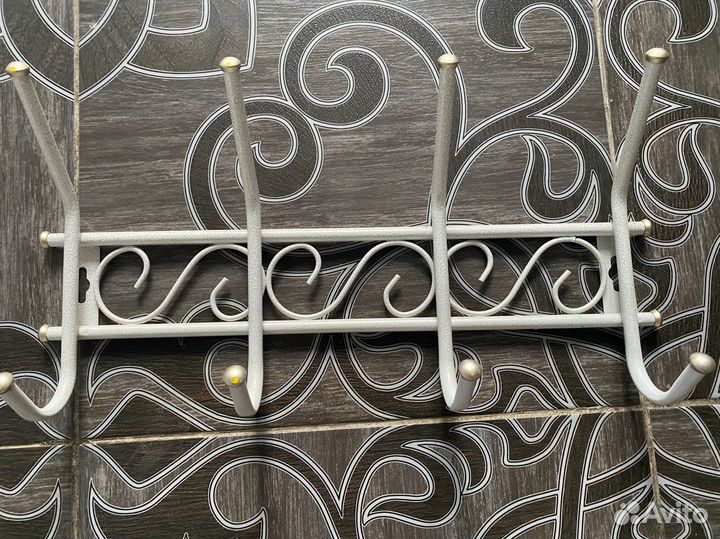 Вешалка в прихожую