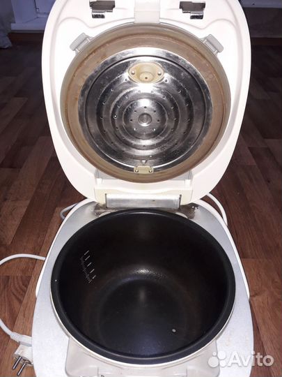 Мультиварка Bork (на запчасти)