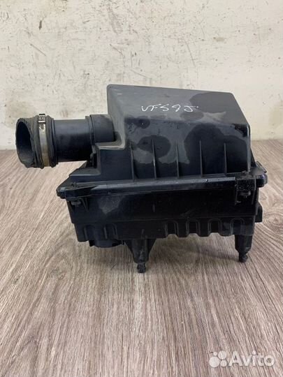 Корпус воздушного фильтра Ford Focus 1 fyda