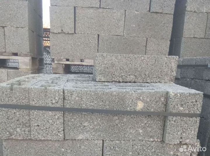 Блоки керамзитобетонные 12