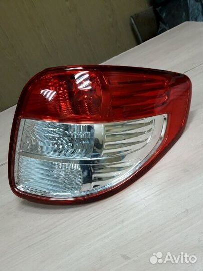Сузуки SX4 задний правый фонарь