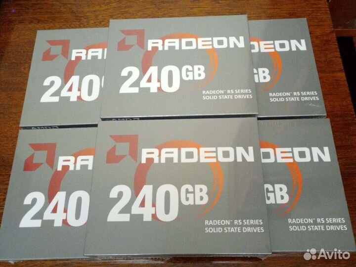 SSD SATA диск AMD Radeon 240гб