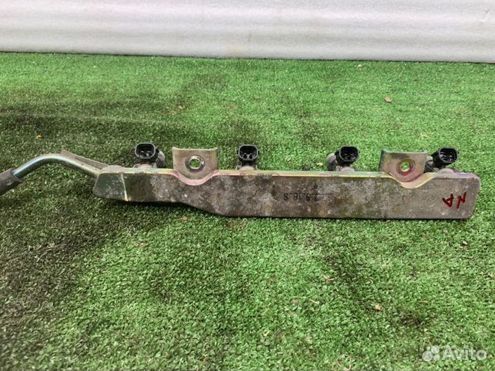 Топливная рампа (рейка) Nissan Almera Classic