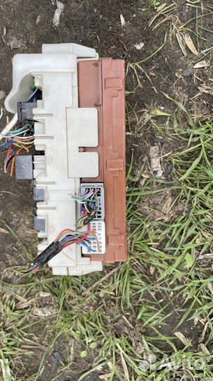 Блок предохранителя mr5878