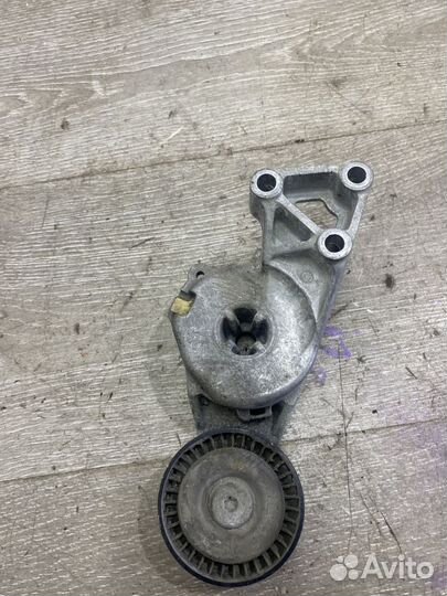 Ролик-натяжитель seat Toledo