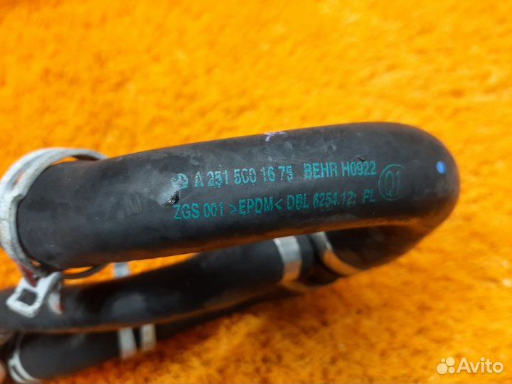 Патрубок системы охлаждения Mercedes-Benz R-Class