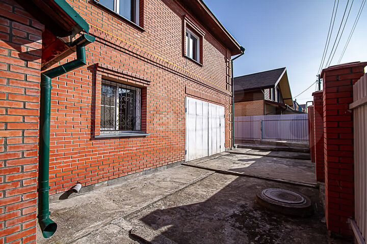 Дом 358,8 м² на участке 6,8 сот.